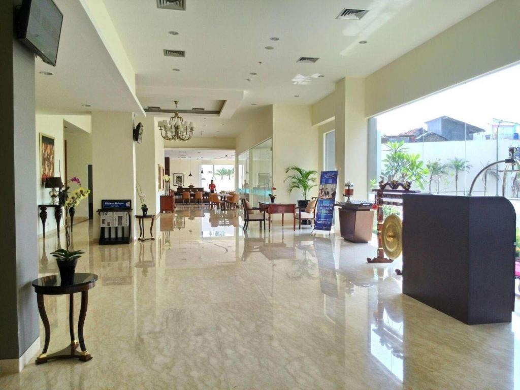 Horison Hotel Sukabumi Exterior foto