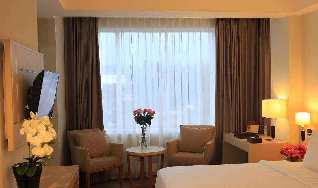 Horison Hotel Sukabumi Exterior foto