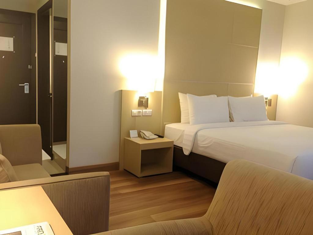 Horison Hotel Sukabumi Exterior foto