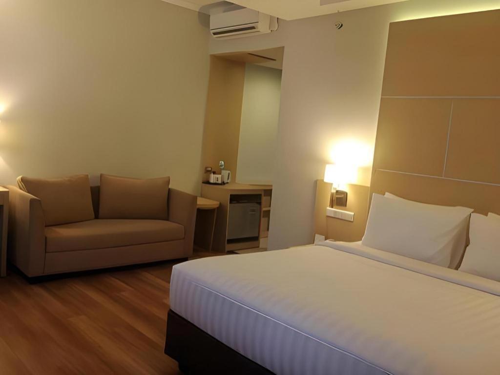 Horison Hotel Sukabumi Exterior foto