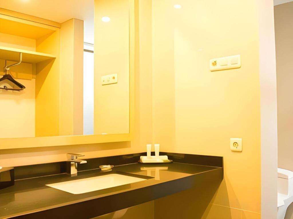 Horison Hotel Sukabumi Exterior foto