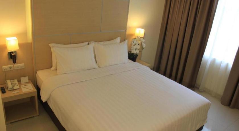 Horison Hotel Sukabumi Exterior foto