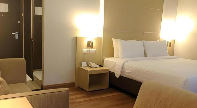 Horison Hotel Sukabumi Exterior foto