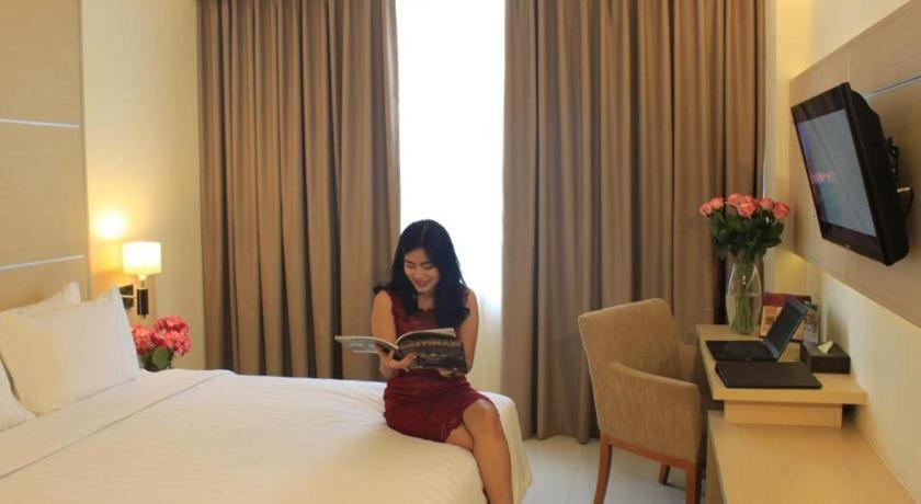 Horison Hotel Sukabumi Exterior foto