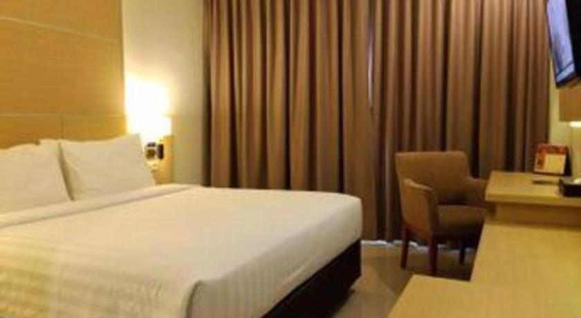 Horison Hotel Sukabumi Exterior foto