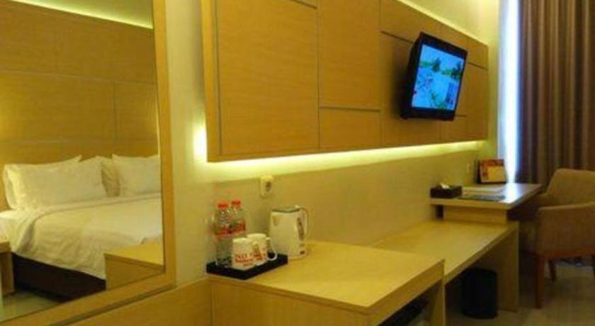 Horison Hotel Sukabumi Exterior foto